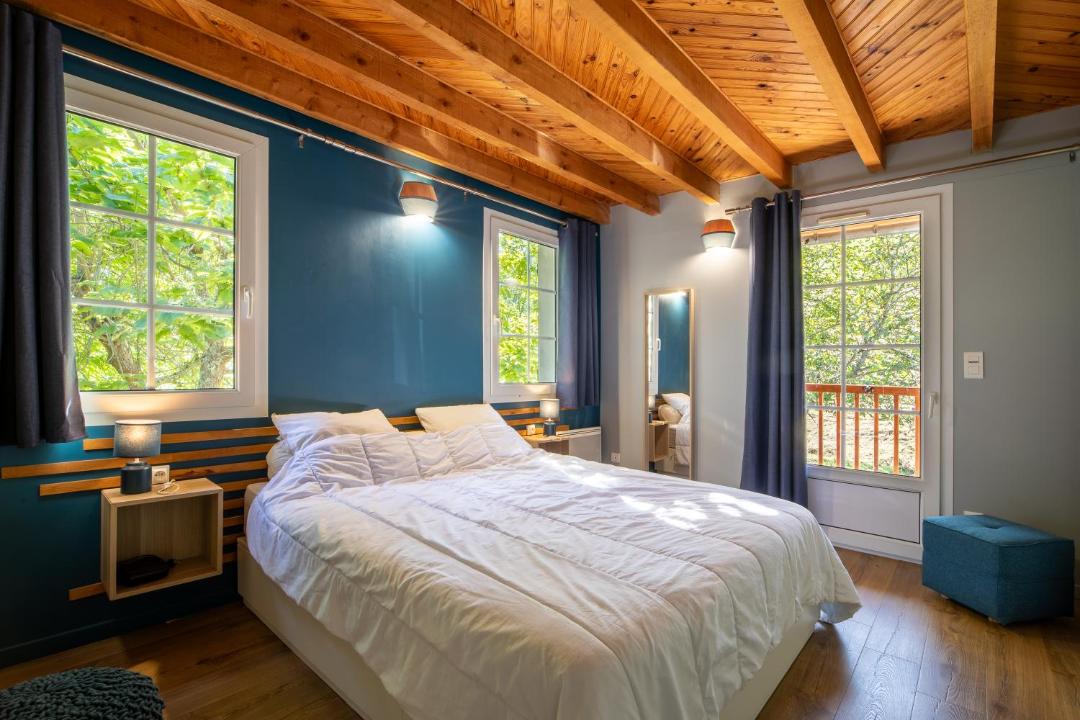Photo of Bedroom in Campan