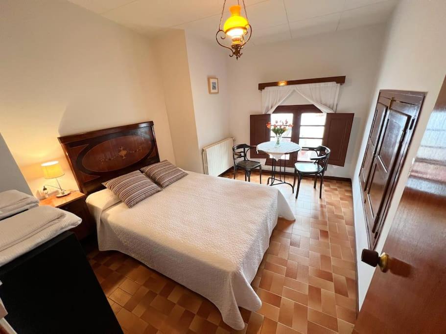 Photo of Bedroom in Bot