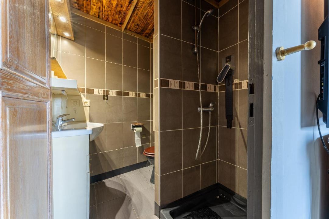 Photo of Bathroom in Ganges