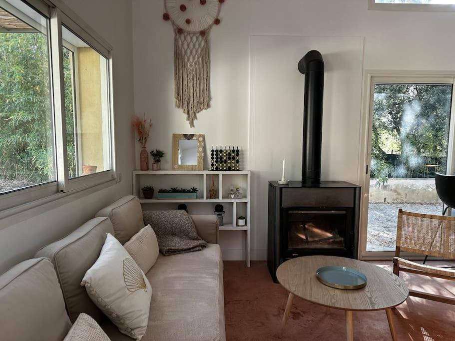 Photo of Livingroom in Claret