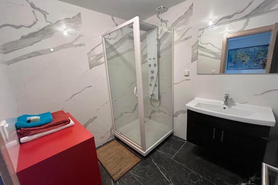 Photo of Bathroom in Oyonnax
