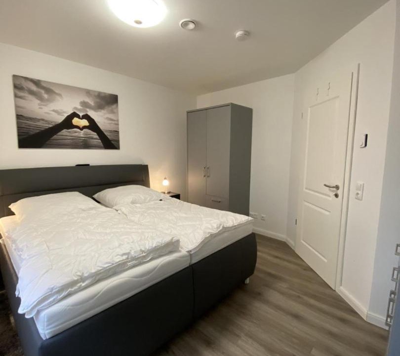 Photo of Bedroom in Damp