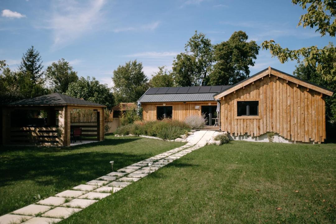 Photo of Buildings in Le Thor