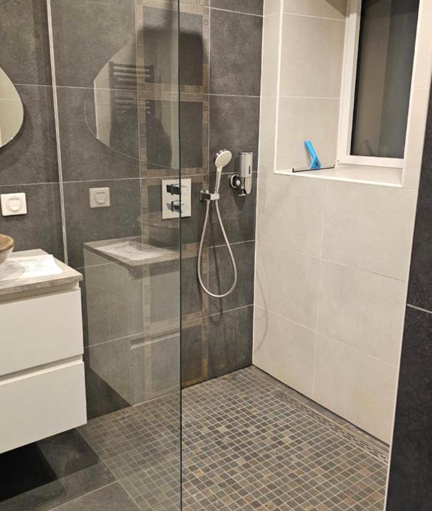 Photo of Bathroom in Desingy