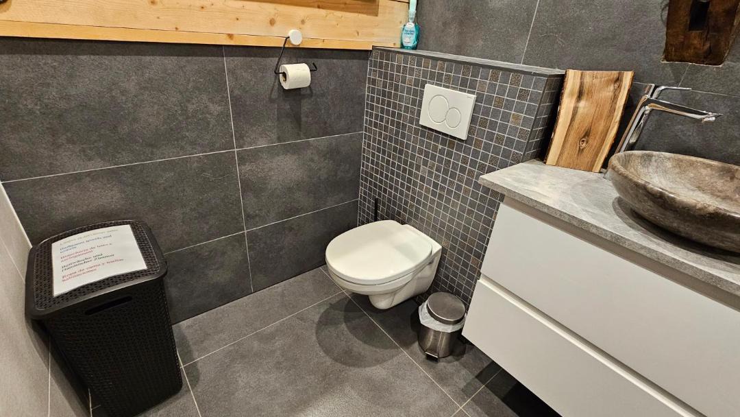 Photo of Bathroom in Desingy