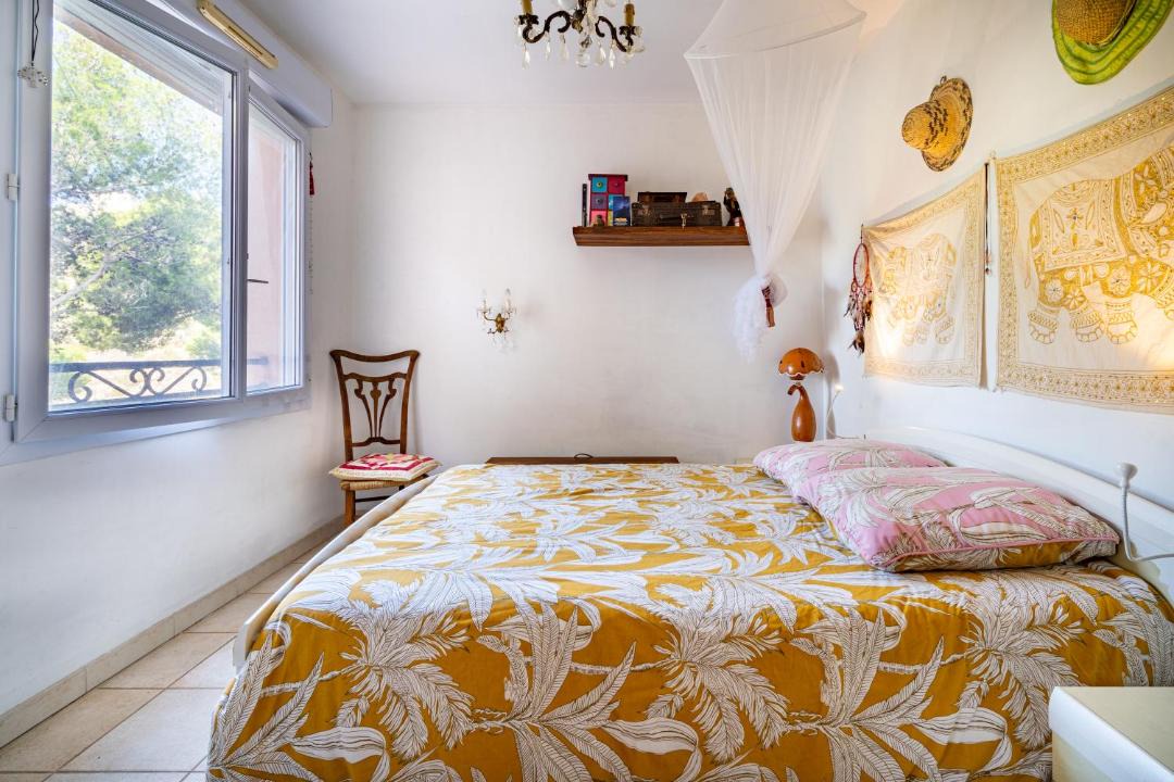 Photo of Bedroom in Ensues-la-Redonne