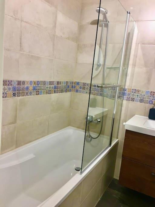 Photo of Bathroom in Ferney-Voltaire