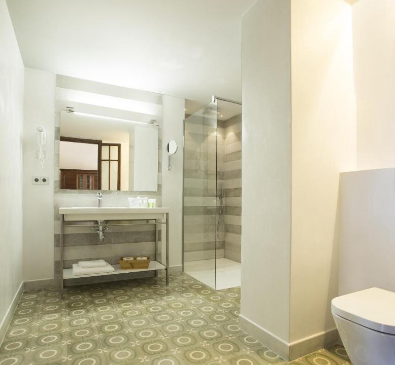 Photo of Bathroom in Deia