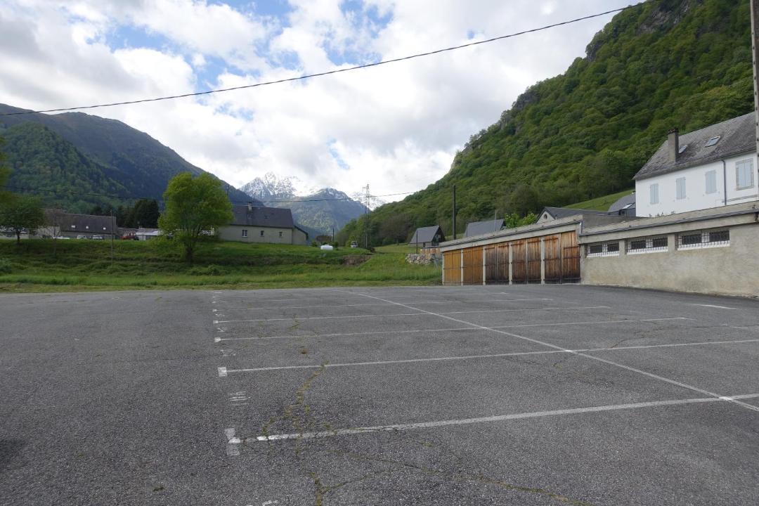 Photo of Others in Campan