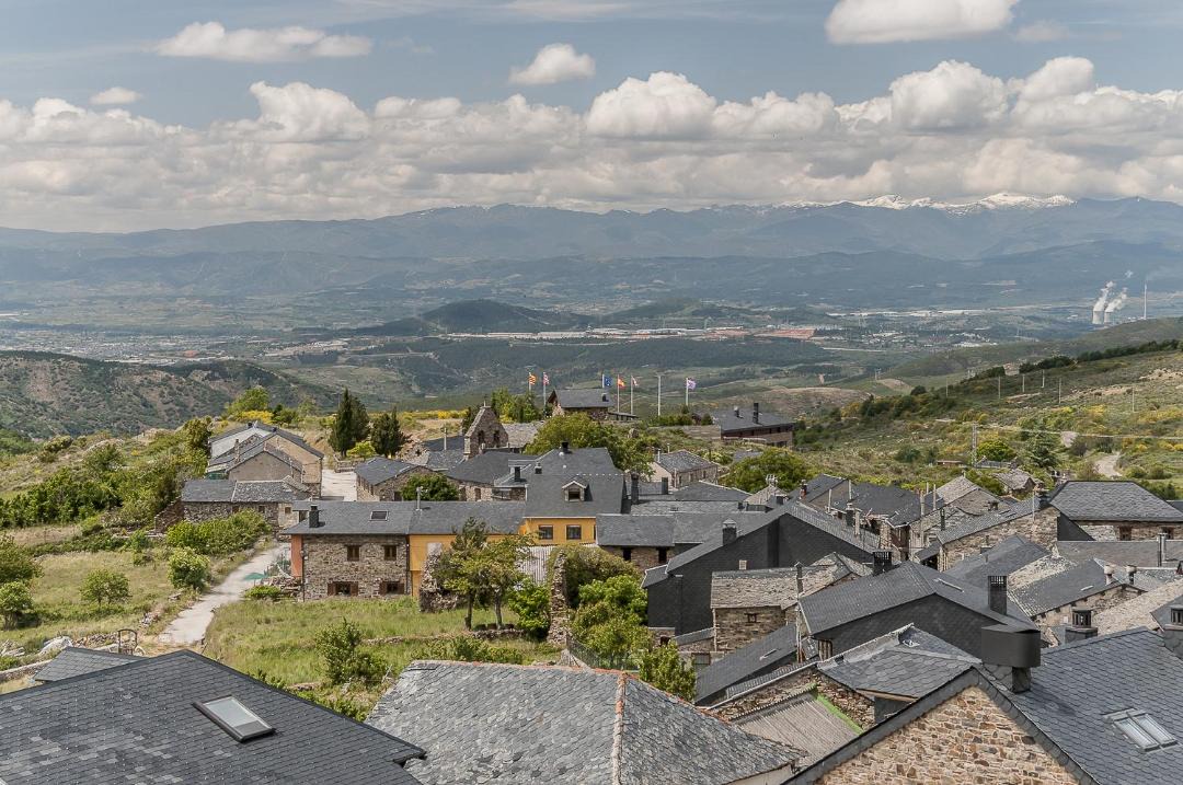 Photo of Buildings in El Acebo de San Miguel
