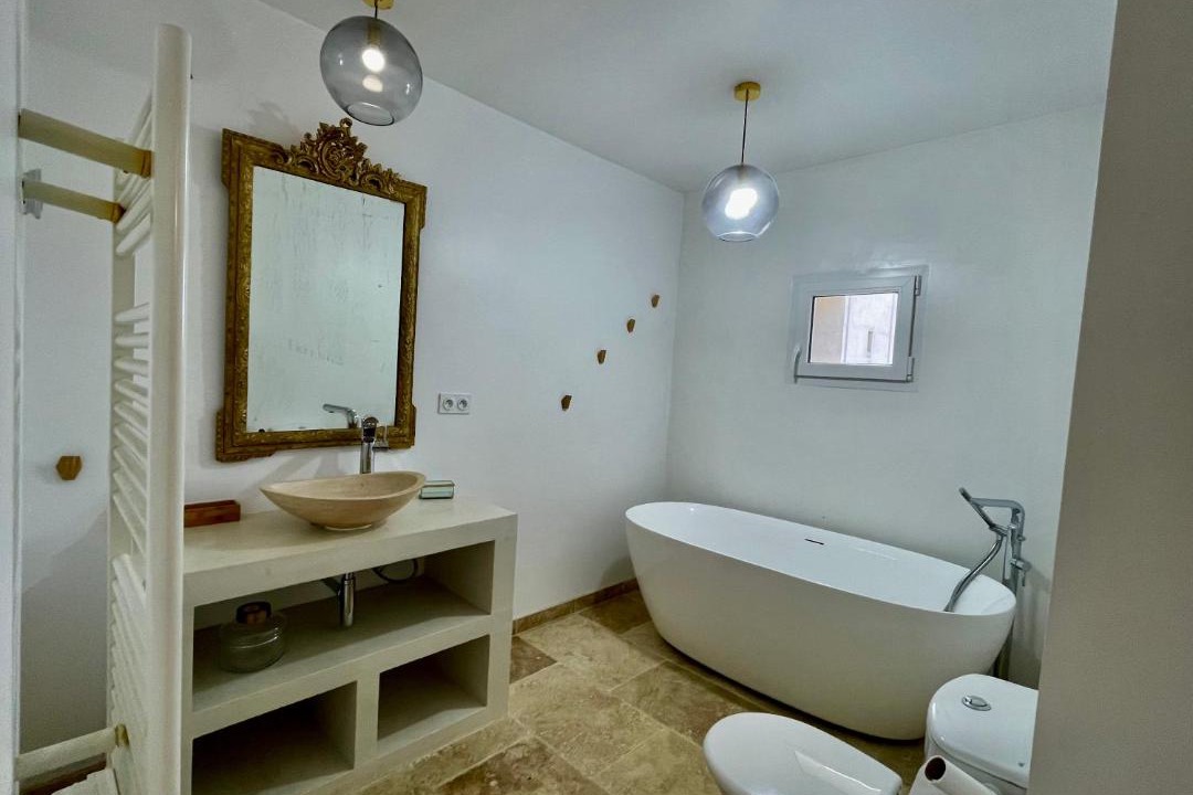 Photo of Bathroom in Arles