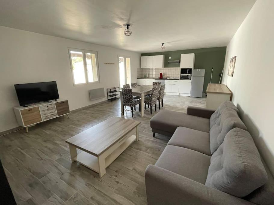 Photo of Livingroom in Cornillon-Confoux