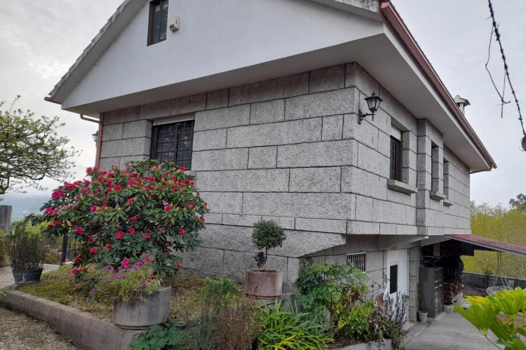 Photo of Buildings in Arbo