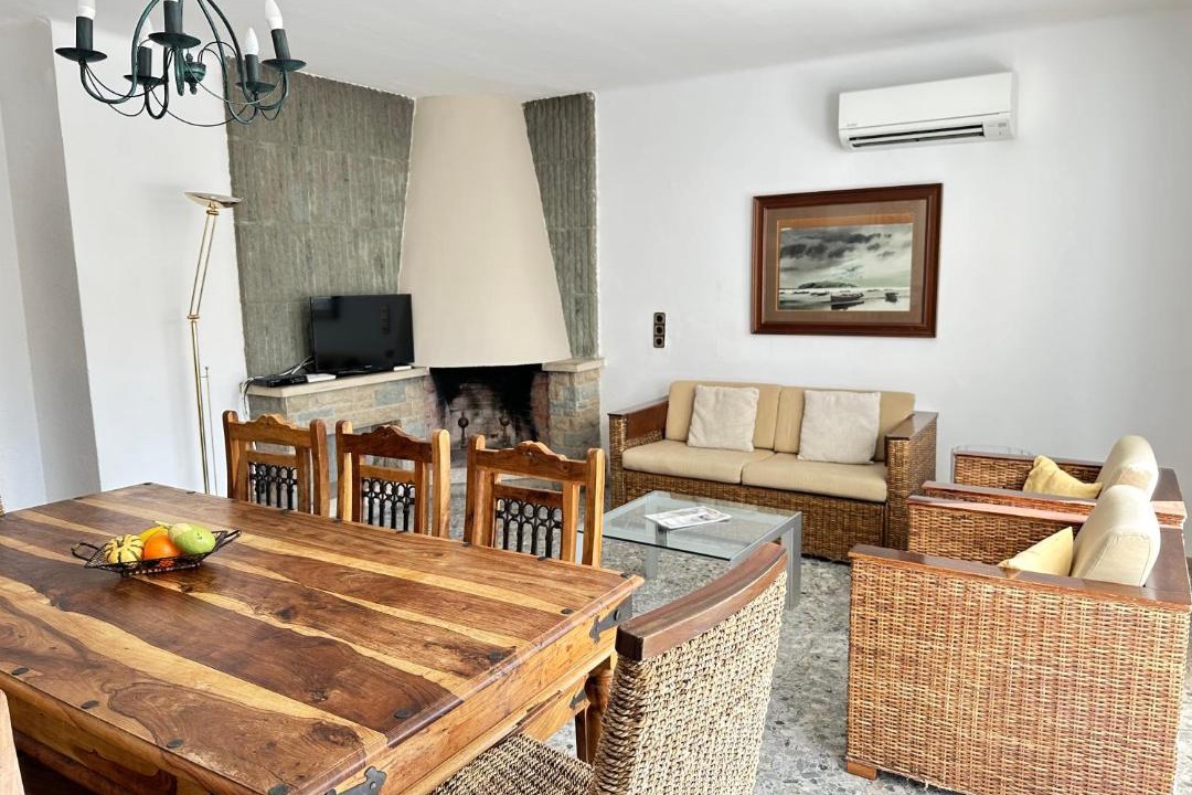 Photo of Livingroom in Roses Town Center