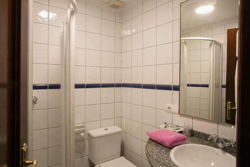 Photo of Bathroom in Talarn