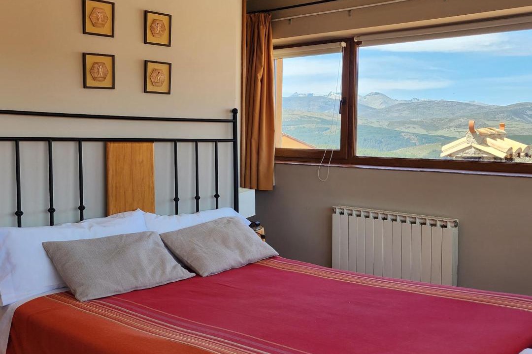 Photo of Bedroom in Hoyos del Espino