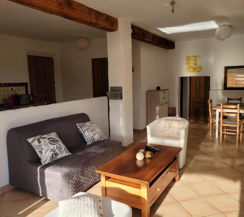 Photo of Livingroom in Jouques