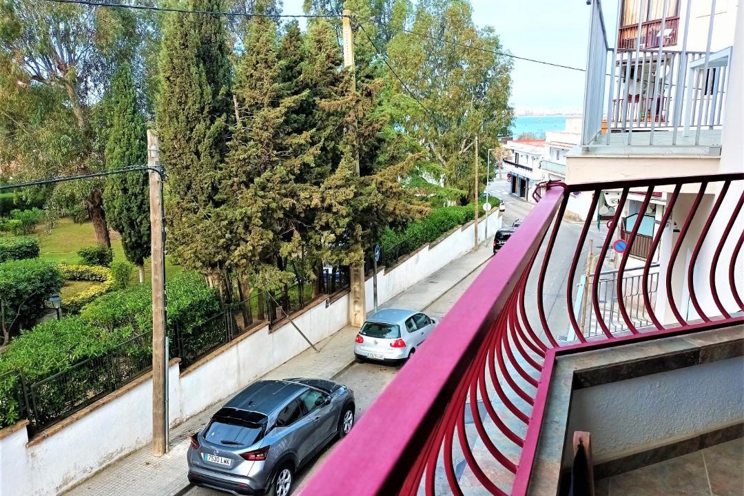 Photo of Patio Balcony in Roses Town Center
