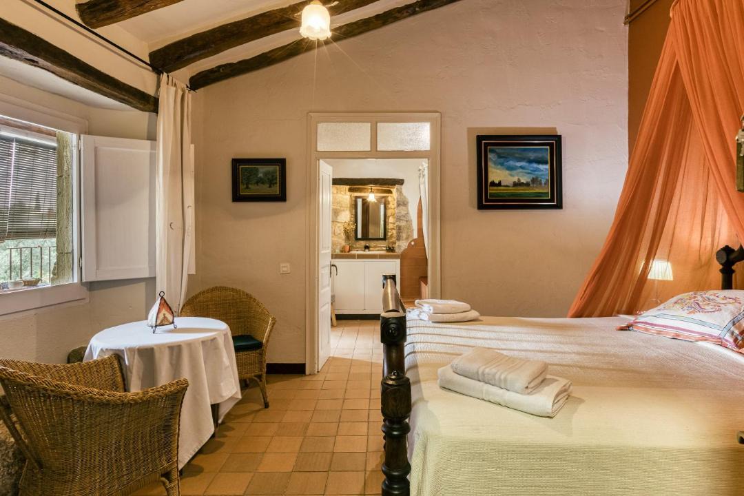 Photo of Bedroom in Llampaies