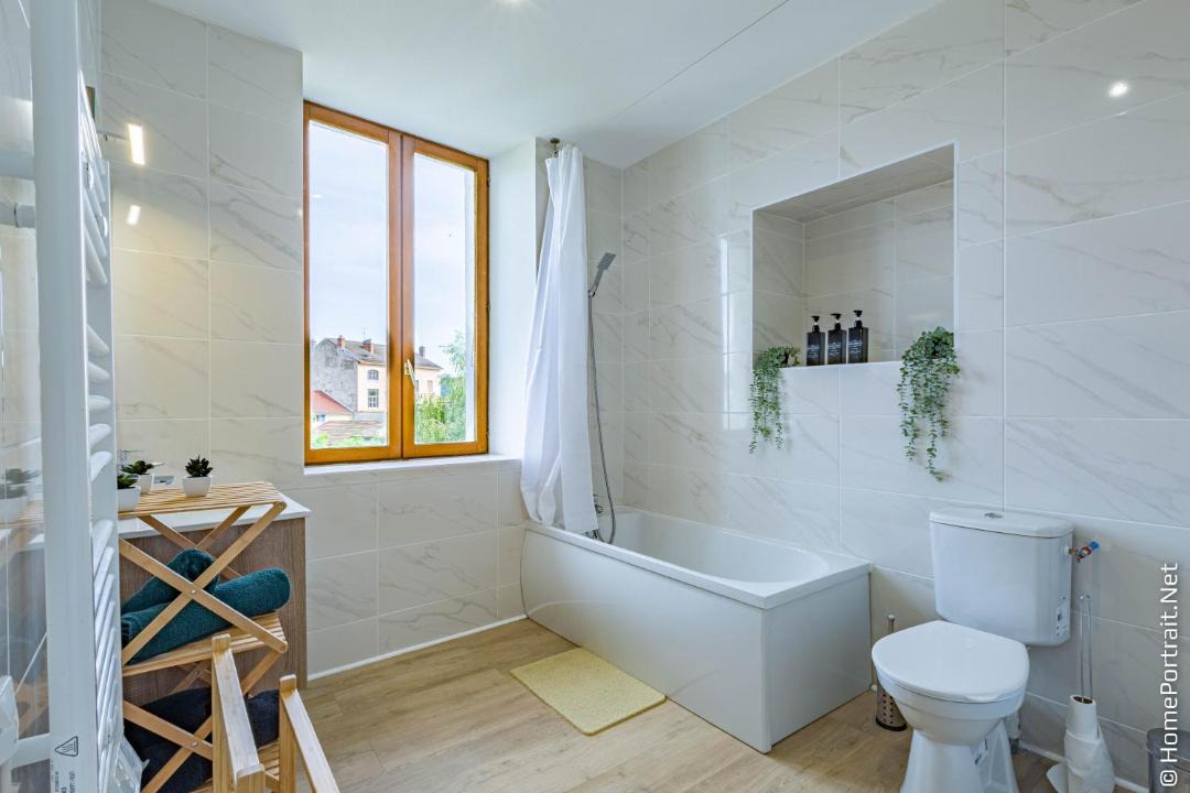 Photo of Bathroom in Oyonnax