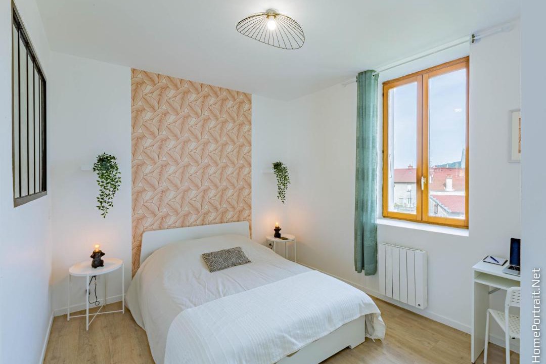 Photo of Bedroom in Oyonnax