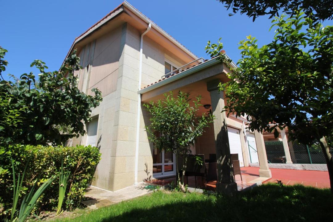 Photo of Buildings in Quintans