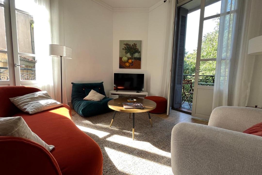 Photo of Livingroom in Nimes City Centre