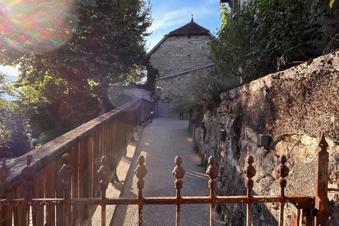 Photo of Buildings in Talissieu