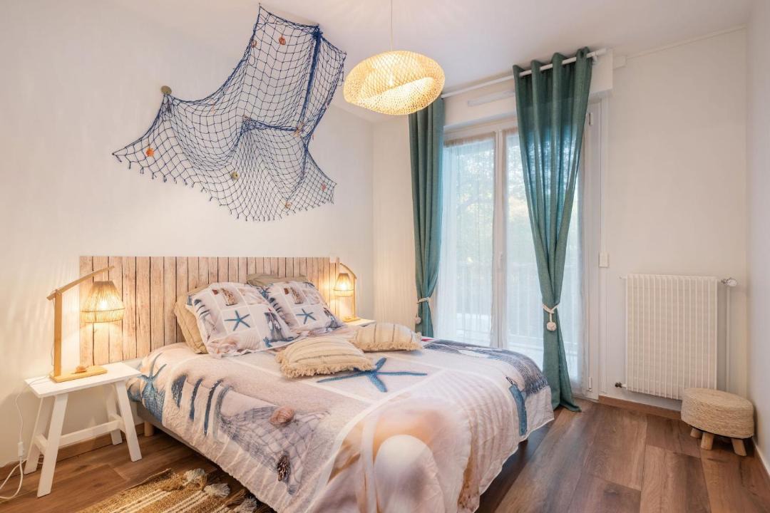 Photo of Bedroom in Saint-Julien-en-Genevois