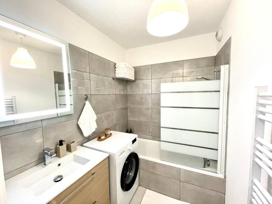 Photo of Bathroom in Bellegarde-sur-Valserine