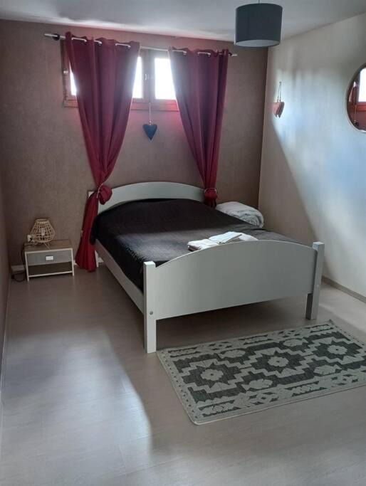 Photo of Bedroom in Pont-de-Poitte