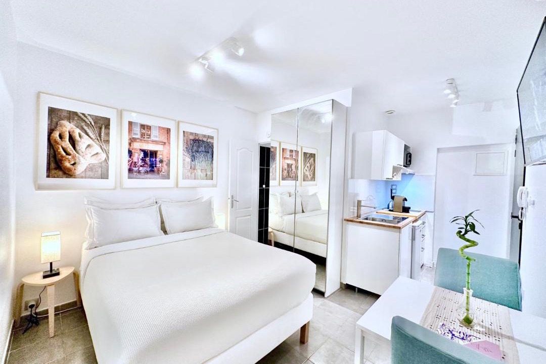 Photo of Bedroom in Mazarin Quarter