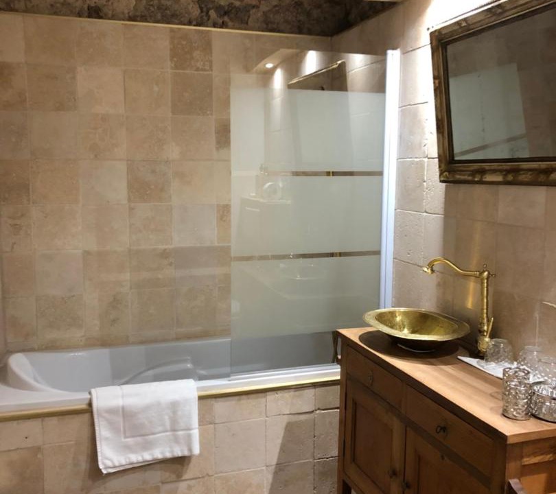 Photo of Bathroom in Montanges