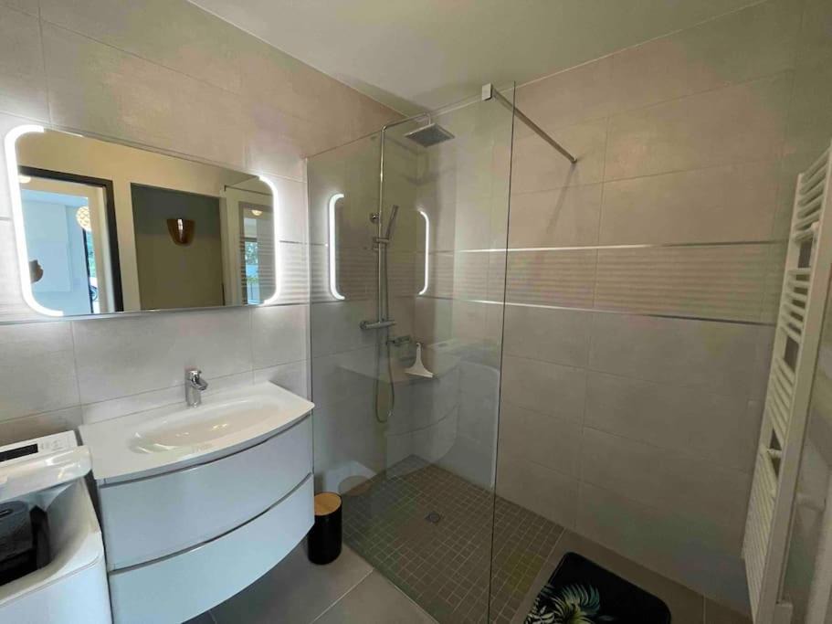 Photo of Bathroom in Le Puy-Sainte-Reparade