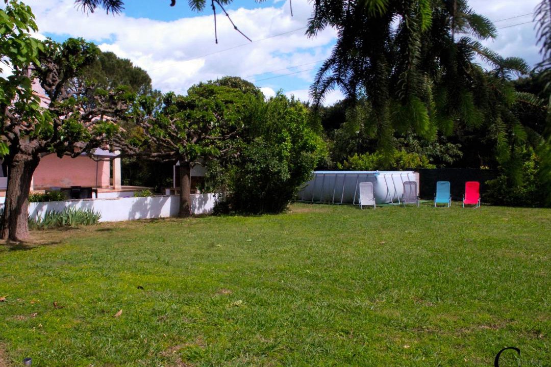 Photo of Others in Jonquieres-Saint-Vincent