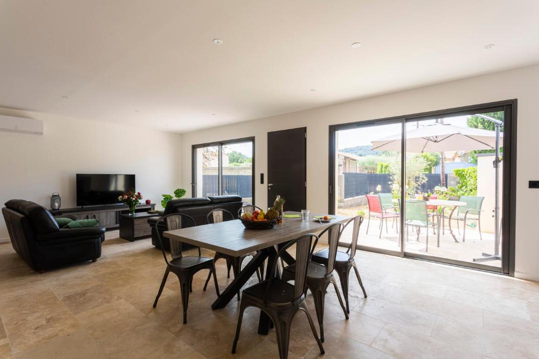 Photo of Livingroom in Saint-Victor-la-Coste