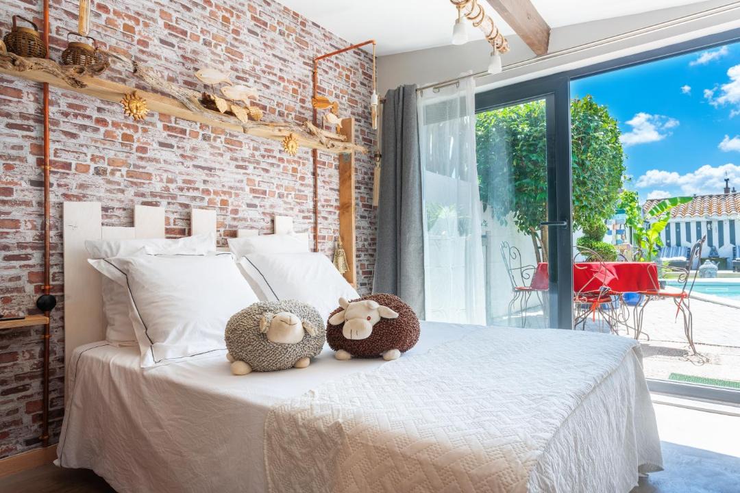 Photo of Bedroom in Comps
