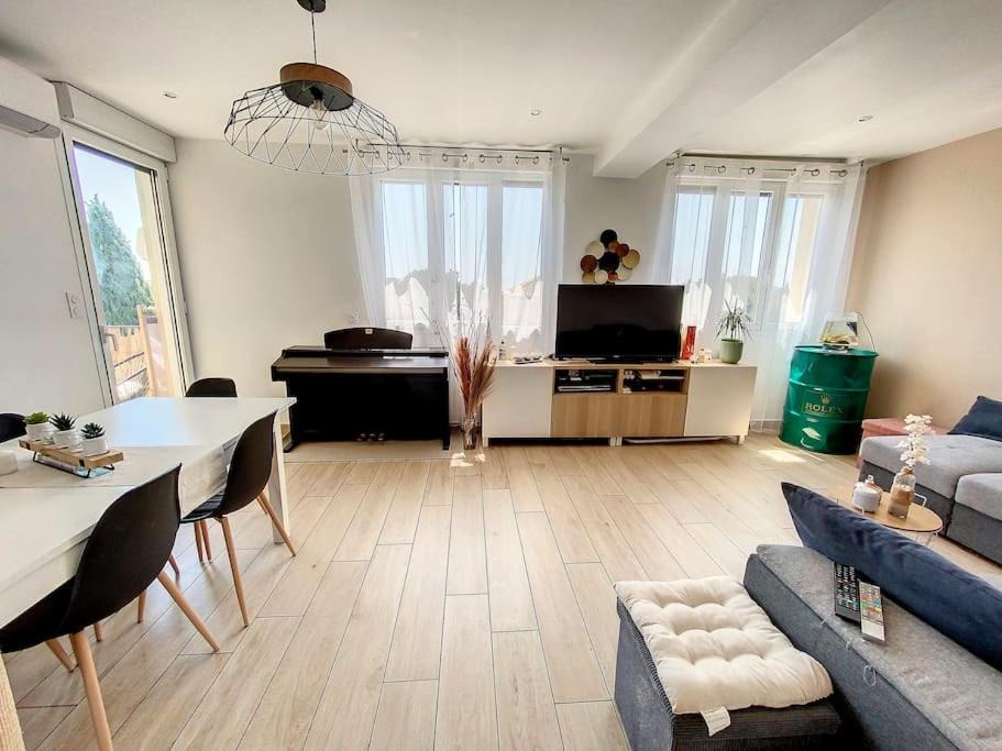 Photo of Livingroom in Aiguerelles