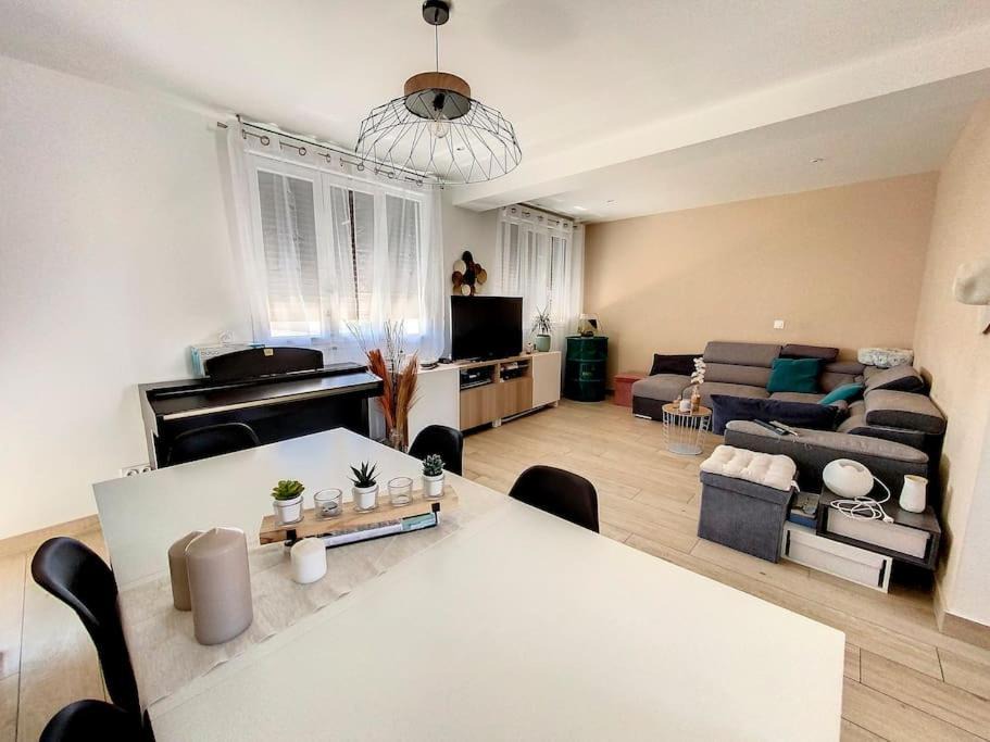 Photo of Livingroom in Aiguerelles