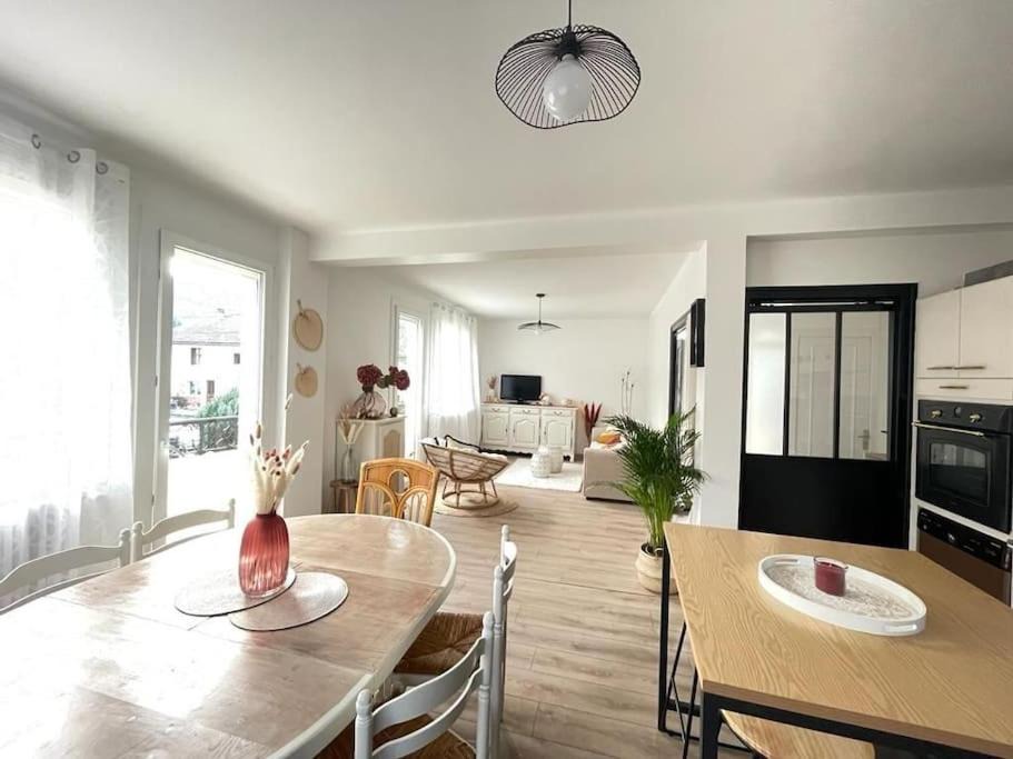 Photo of Livingroom in Vaux-les-Saint-Claude