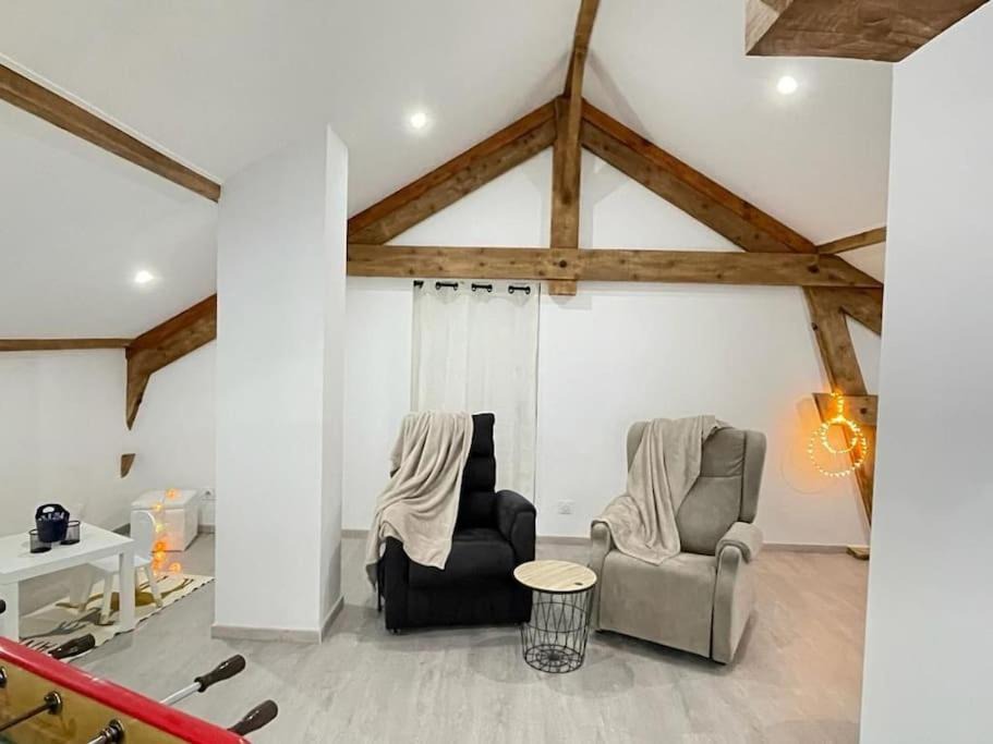 Photo of Livingroom in Vaux-les-Saint-Claude