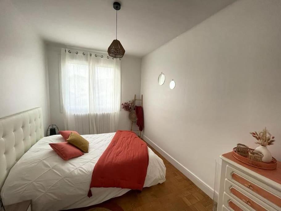 Photo of Bedroom in Vaux-les-Saint-Claude