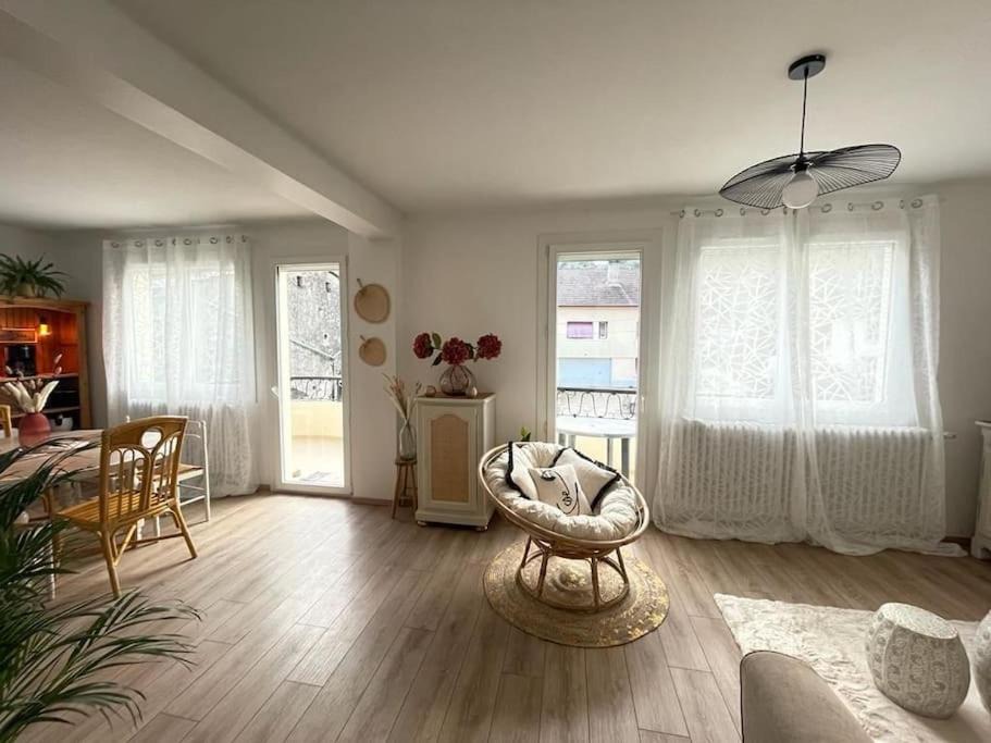 Photo of Livingroom in Vaux-les-Saint-Claude