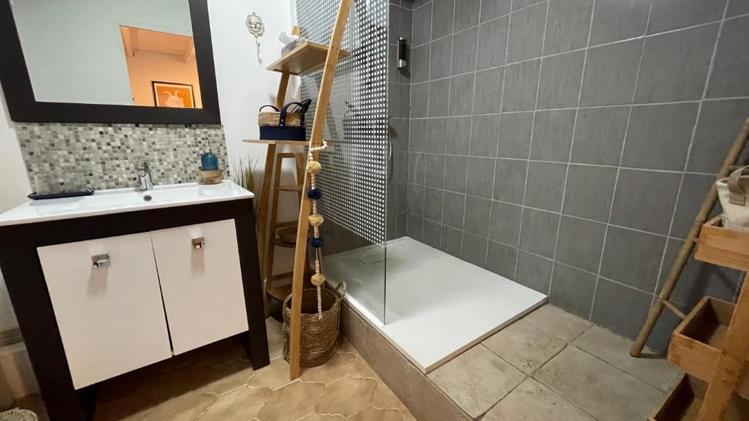 Photo of Bathroom in Garrigues