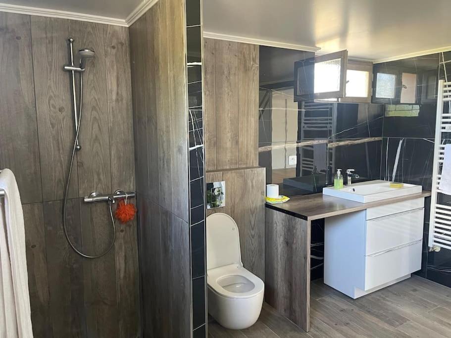 Photo of Bathroom in Lompnes