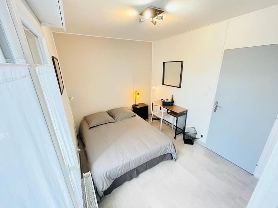 Photo of Bedroom in Saint-Genis-Pouilly