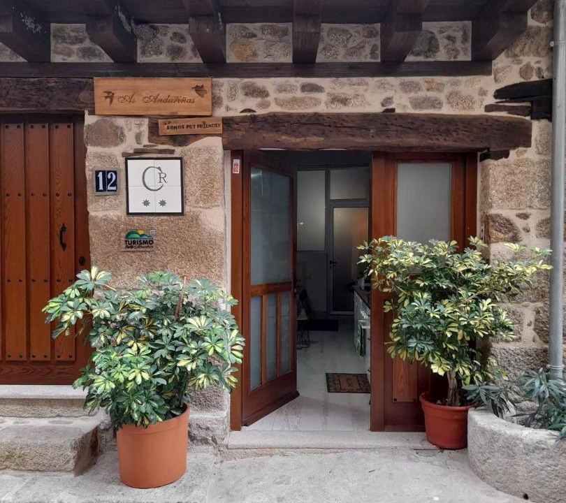 Photo of Buildings in San Martin de Trevejo