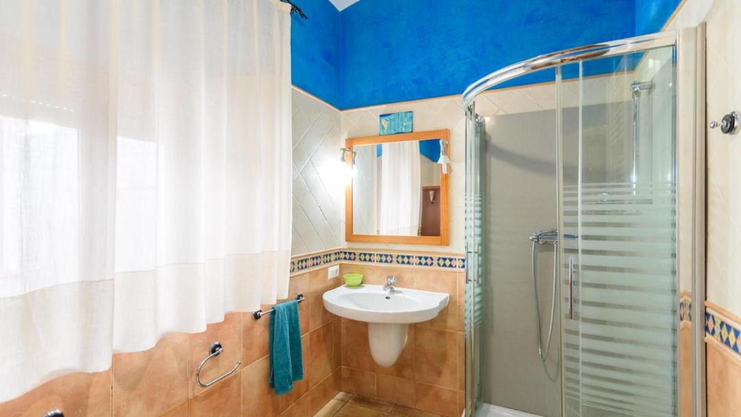 Photo of Bathroom in El Real de la Jara
