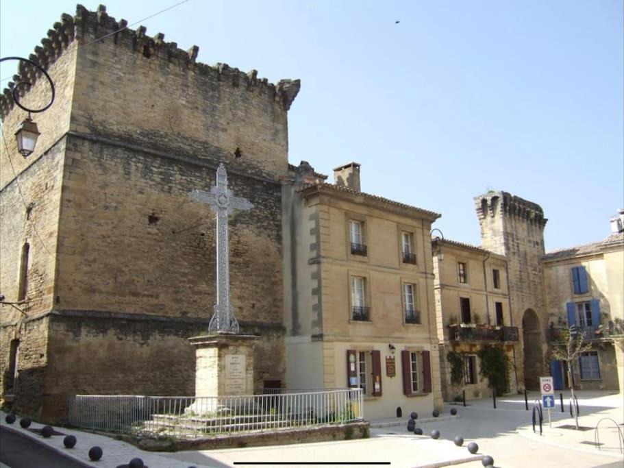 Photo of Buildings in Remoulins