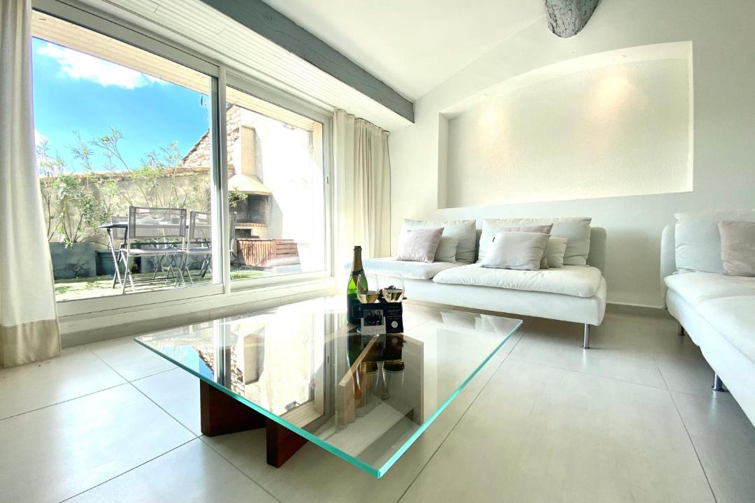 Photo of Livingroom in Route d'Arles